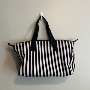 Striped Tote Bag Black White Zipper Pockets Travel Weekend Beach Work